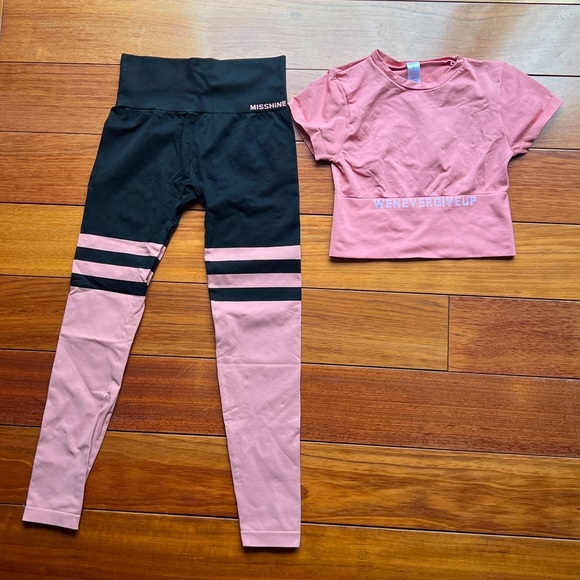 Cute Workout Set Crop Top Leggings Pink and Black - Picture 1 of 3